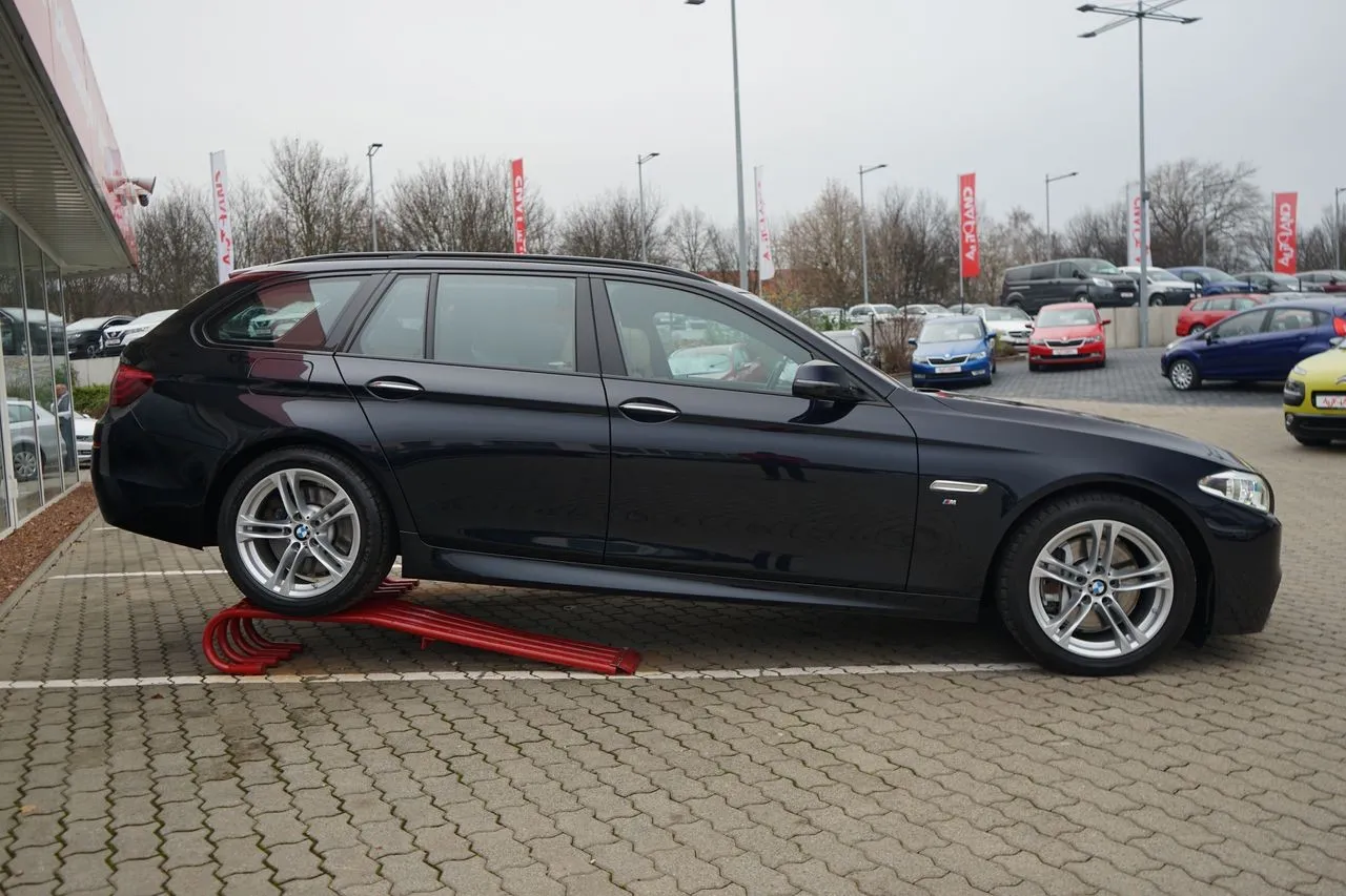 BMW 5er Reihe 530d Touring Sport-Aut....  Image 3