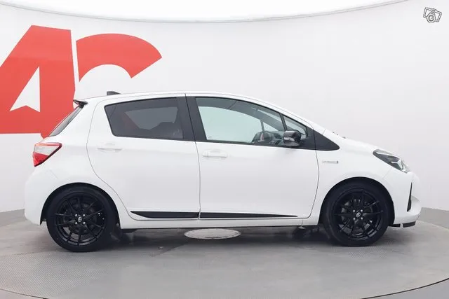 Toyota Yaris 1,5 Hybrid GR-Sport 5ov - / Peruutuskamera / Tä Image 6