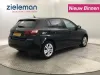 Peugeot 308 SW 1.6 HDI Blue Lease Executive Panorama Navi Leer Thumbnail 2